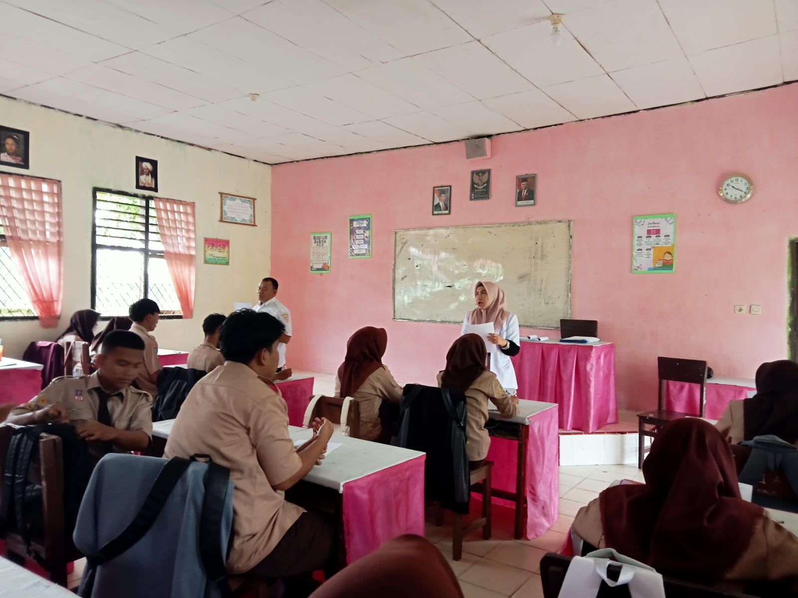 Skoring Deteksi Dini Masalah Emosi Dan Perilaku Dengan Menggunakan Kuisioner Kekuatan Dan Kelemahan (Strength and Diificulties Questionnaire-Sdq) Di MAN 2 Bungo Skoring Deteksi Dini Masalah Emosi Dan Perilaku Dengan Menggunakan Kuisioner Kekuatan Dan Kelemahan (Strength and Diificulties Questionnaire-Sdq) Di MAN 2 Bungo
