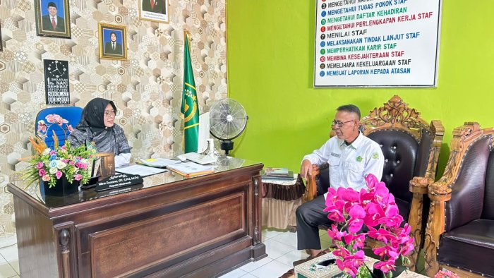 Ruang Kepala Madrasah Jadi Pusat Gagasan Pendidik Senior MAN 1 Kerinci Ruang Kepala Madrasah Jadi Pusat Gagasan Pendidik Senior MAN 1 Kerinci