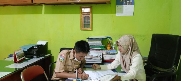 Proses Pengambilan Ijazah Alumni MTsN 2 Bungo Hari Ini Berjalan Tertib Proses Pengambilan Ijazah Alumni MTsN 2 Bungo Hari Ini Berjalan Tertib