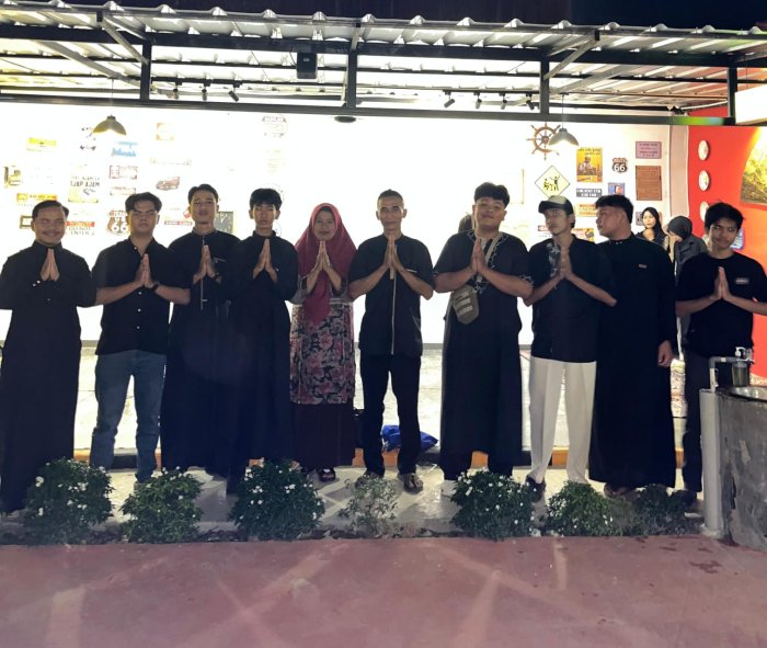 Kebersamaan yang Hangat, PRAMANDA MAN 2 Bungo Tutup Kegiatan Berbagi dengan Buka Puasa Bersama Kebersamaan yang Hangat, PRAMANDA MAN 2 Bungo Tutup Kegiatan Berbagi dengan Buka Puasa Bersama