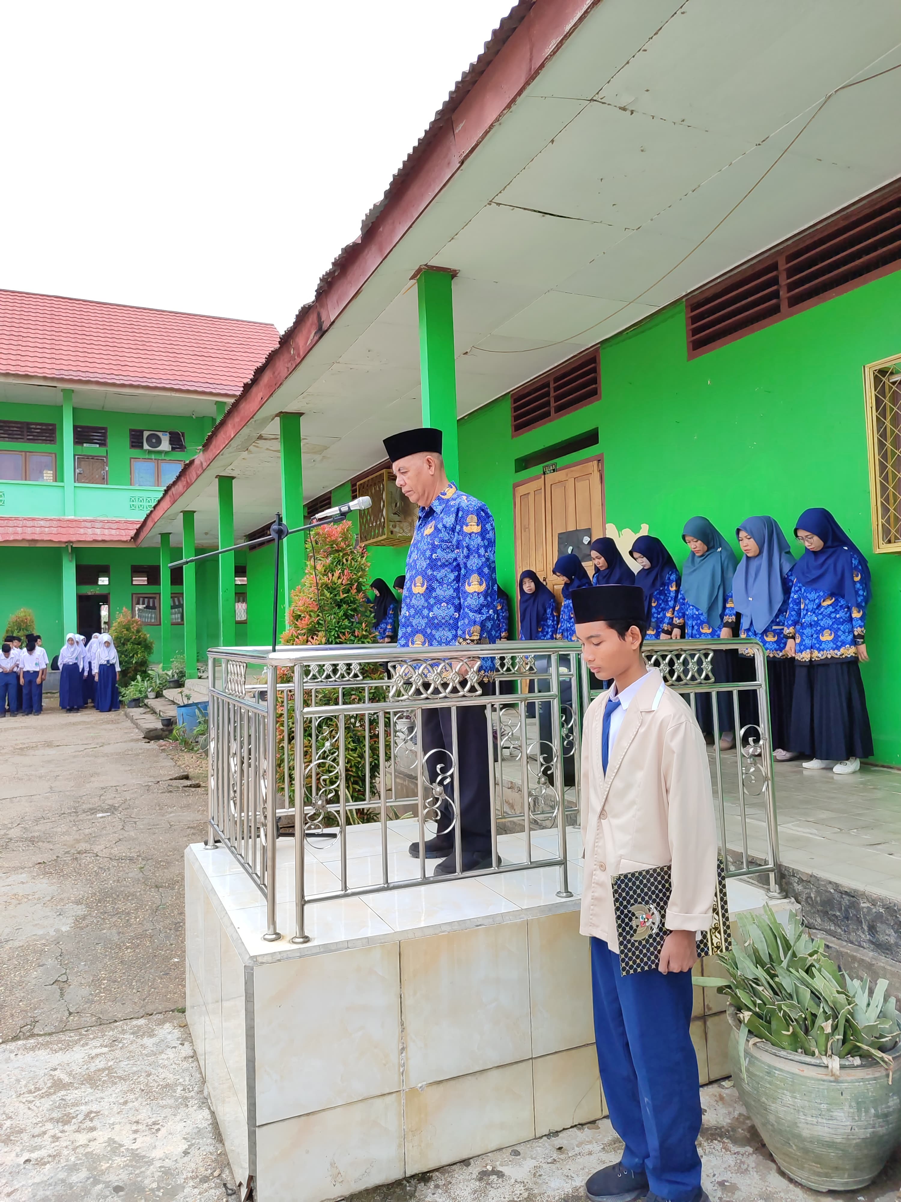 MTs Negeri 1 Kota Jambi Gelar Upacara Peringatan Hari Kesaktian Pancasila MTs Negeri 1 Kota Jambi Gelar Upacara Peringatan Hari Kesaktian Pancasila