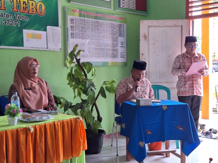 Siswa MTsN 1 Tebo Tampilkan Tilawah di Hadapan Kepala Kankemenag