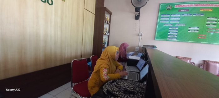 Guru MAN 2 Bungo Laksanakan Pengisian MAGIS pada EMIS GTK untuk Mendukung Validitas Data Pendidik Guru MAN 2 Bungo Laksanakan Pengisian MAGIS pada EMIS GTK untuk Mendukung Validitas Data Pendidik