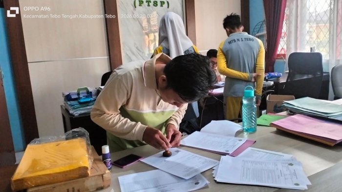 MTsN 1 Tebo Selesaikan Cetak Rapor Digital Semester Genap MTsN 1 Tebo Selesaikan Cetak Rapor Digital Semester Genap
