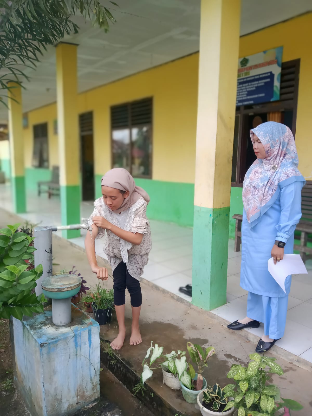MULAI DI GELAR UJIAN PRAKTIK KEAGAMAAN MAN 2 TEBO MULAI DI GELAR UJIAN PRAKTIK KEAGAMAAN MAN 2 TEBO