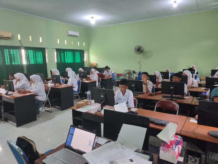 Pelaksanaan ANBK di Madrasah Aliyah Negeri 1 Kota Jambi Berjalan Lancar Pelaksanaan ANBK di Madrasah Aliyah Negeri 1 Kota Jambi Berjalan Lancar