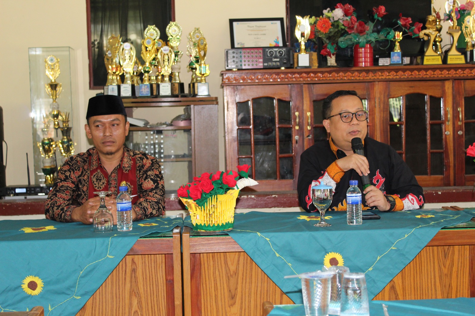 Pembinaan oleh Dir GTK, Dr. Tobib Al Ahsya di MAN 2 Kota Jambi Pembinaan oleh Dir GTK, Dr. Tobib Al Ahsya di MAN 2 Kota Jambi