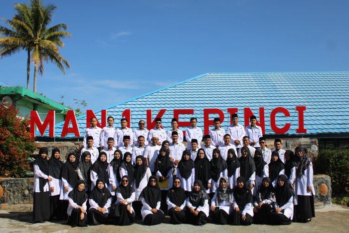 Kepala MAN 1 Kerinci Ikuti E-Learning ASN Berintegritas, Perkuat Komitmen Anti Korupsi Kepala MAN 1 Kerinci Ikuti E-Learning ASN Berintegritas, Perkuat Komitmen Anti Korupsi