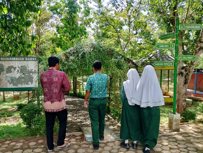 Tinjau Hutan Kota Muhammad Sabki, OSIM MAN 2 Kota Jambi Siapkan LDK 2025 yang Berkesan