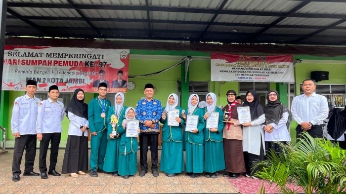 Deretan Prestasi Gemilang Warnai Penyerahan Piala dan Medali Siswa MAN 2 Kota Jambi di Ajang Nasional 2025 Deretan Prestasi Gemilang Warnai Penyerahan Piala dan Medali Siswa MAN 2 Kota Jambi di Ajang Nasional 2025