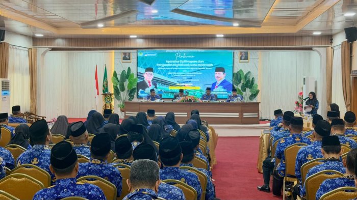 Komitmen Wujudkan Madrasah Maju, Kepala MTsN 1 Batang Hari Simak Arahan Strategis Prof. Amien Suyitno