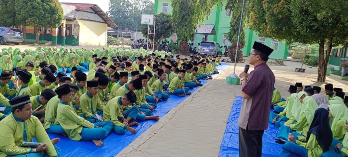 Waka Kurikulum MTsN 2 Bungo Beri Apresiasi dan Penegasan Makna Pidato Salat Adalah Tiang Agama Waka Kurikulum MTsN 2 Bungo Beri Apresiasi dan Penegasan Makna Pidato Salat Adalah Tiang Agama