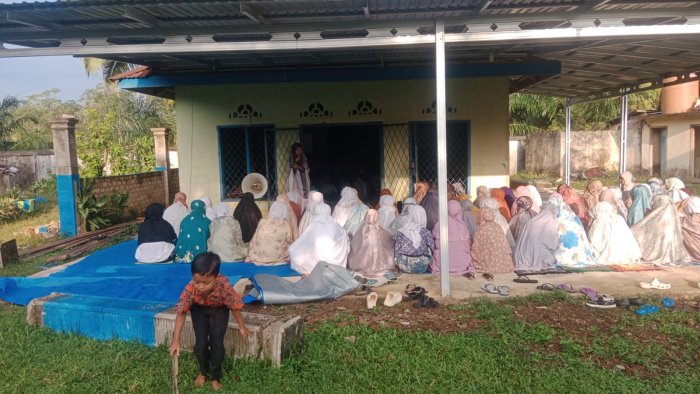 Siswa MTsN 5 Tebo Laksanakan Sholat Dhuha Berjamaah, Kultum, dan Kegiatan Ekstrakurikuler Siswa MTsN 5 Tebo Laksanakan Sholat Dhuha Berjamaah, Kultum, dan Kegiatan Ekstrakurikuler