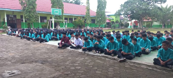 Menanamkan Nilai Keimanan, MAN 2 Bungo Gelar Yasinan Rutin Setiap Jumat Menanamkan Nilai Keimanan, MAN 2 Bungo Gelar Yasinan Rutin Setiap Jumat