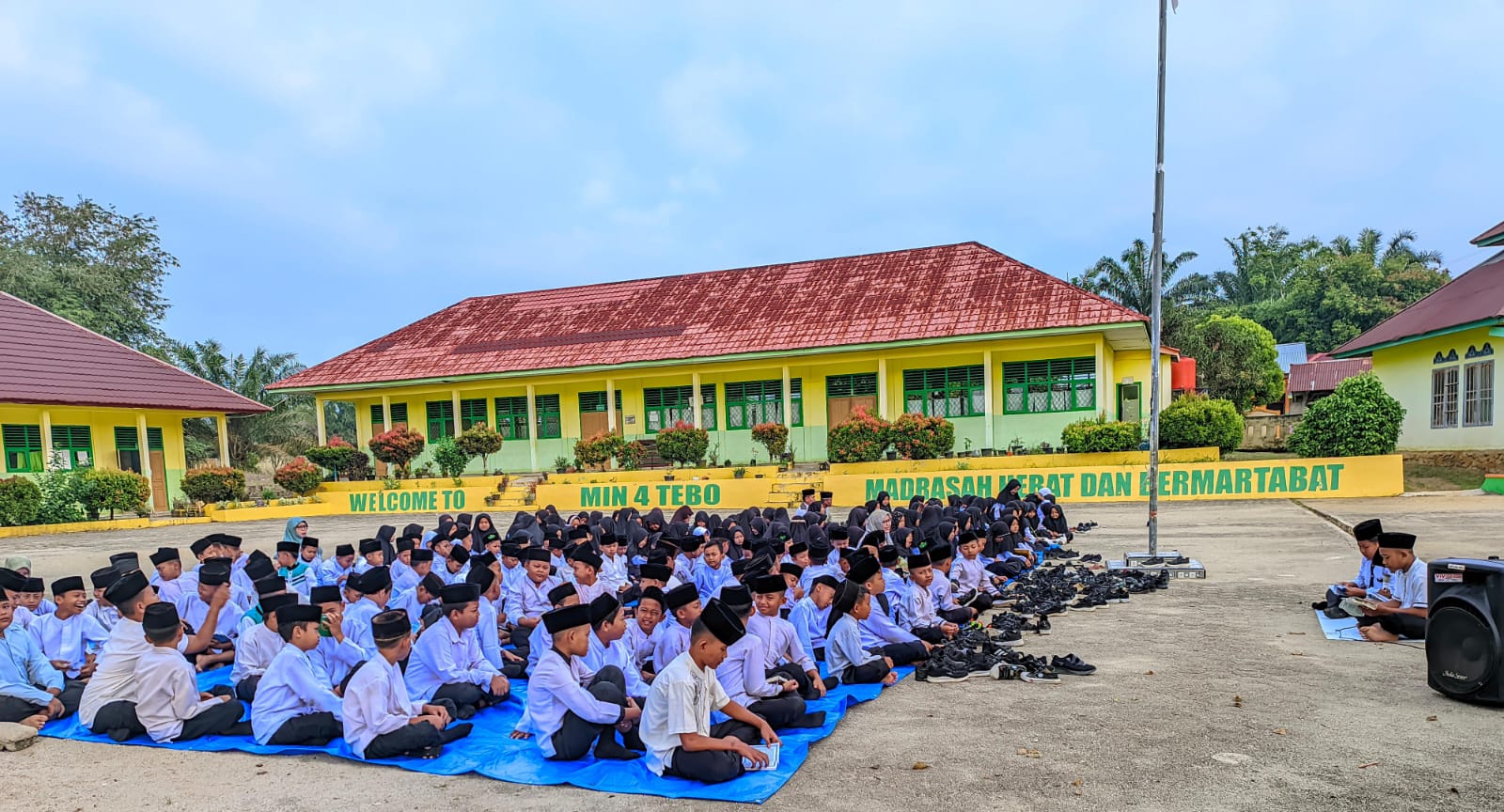 MATSAMA Hari Kelima: Peguatan Sikap Spiritual dan Sikap Sosial MATSAMA Hari Kelima: Peguatan Sikap Spiritual dan Sikap Sosial