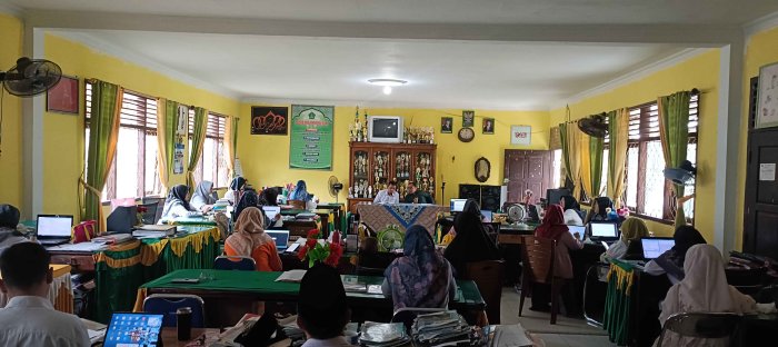 MTsN 2 Bungo Matangkan Persiapan Penilaian Kinerja Kepala Madrasah MTsN 2 Bungo Matangkan Persiapan Penilaian Kinerja Kepala Madrasah