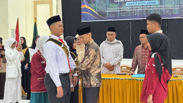 Regenerasi Kepemimpinan, Semangat Baru di MAN 2 Kota Jambi: Sertijab OSIM dan Ekstrakurikuler