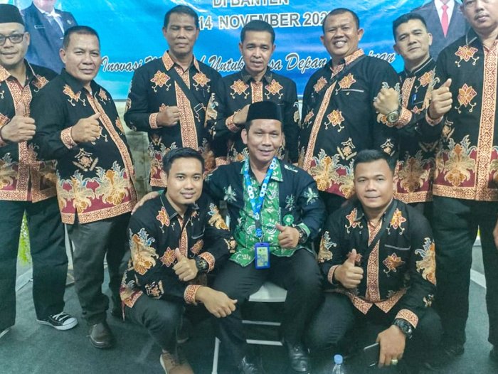 Kepala MTsN 1 Bungo dan Seluruh Kamad se-Kabupaten Bungo Bersama Kanwil Kemenag Jambi di Ajang EXPO Madrasah Nasional Kepala MTsN 1 Bungo dan Seluruh Kamad se-Kabupaten Bungo Bersama Kanwil Kemenag Jambi di Ajang EXPO Madrasah Nasional