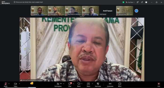 Kakanwil Kemenag Jambi Apresiasi Peluncuran Buku Jejak Langkah Ayah Kakanwil Kemenag Jambi Apresiasi Peluncuran Buku Jejak Langkah Ayah