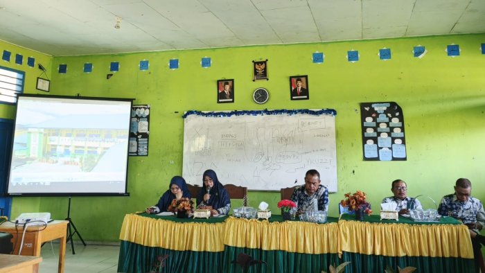 MAN 1 Kerinci Gelar Rapat Evaluasi dan Persiapan Strategis di Awal Kepemimpinan Baru MAN 1 Kerinci Gelar Rapat Evaluasi dan Persiapan Strategis di Awal Kepemimpinan Baru