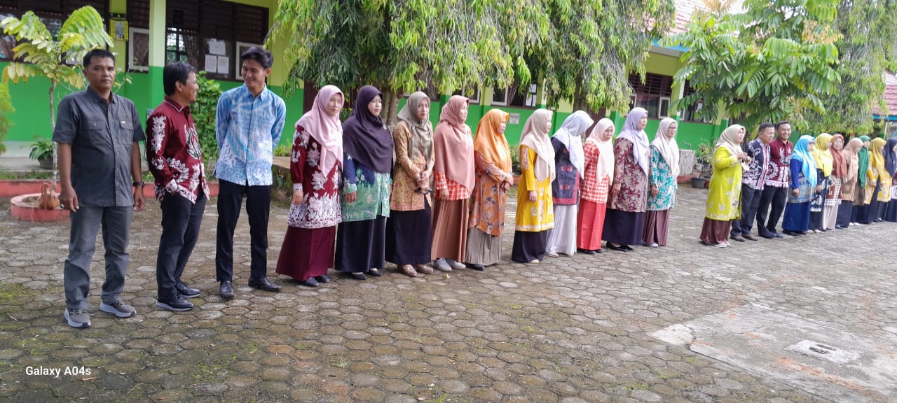 Halal Bihalal Warnai Hari Pertama Sekolah Pasca Libur Lebaran di MAN 2 Bungo Halal Bihalal Warnai Hari Pertama Sekolah Pasca Libur Lebaran di MAN 2 Bungo