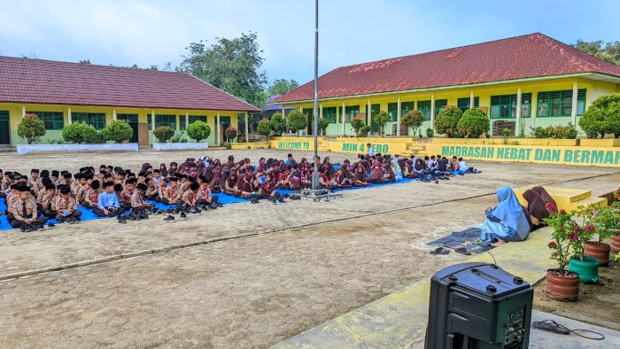 Yasinan Rutin MIN 4 Tebo Bantu Siswa Adaptasi di Lingkungan Tempat Tinggal Yasinan Rutin MIN 4 Tebo Bantu Siswa Adaptasi di Lingkungan Tempat Tinggal