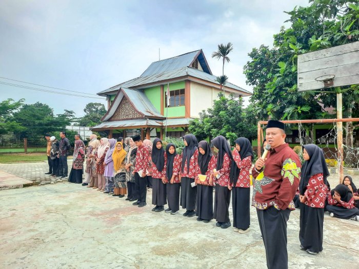 MTsN 1 Lepas Kontingen OMI 2025 Tingkat Kabupaten Bungo