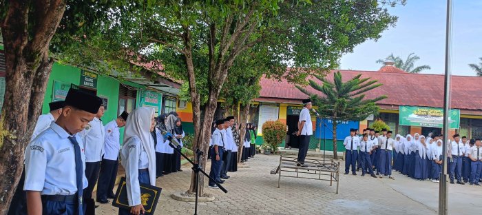 Disiplin dan Persiapan ASAS Jadi Sorotan dalam Amanat Upacara Senin Disiplin dan Persiapan ASAS Jadi Sorotan dalam Amanat Upacara Senin