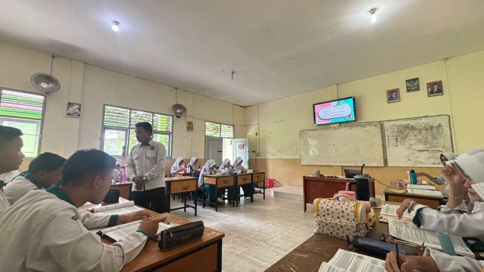 Kelas Interaktif dan Media Digital Mr. Hartono Kelas Interaktif dan Media Digital Mr. Hartono