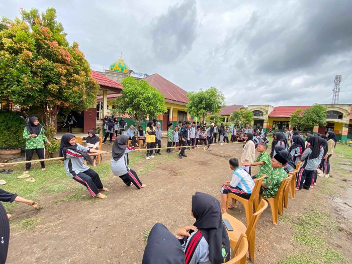 Hari Keempat Class Meeting MTsN 2 Bungo Gelar Tarik Tambang Hari Keempat Class Meeting MTsN 2 Bungo Gelar Tarik Tambang