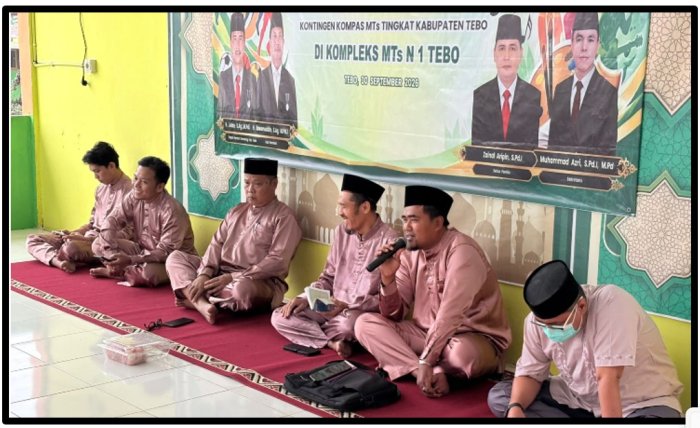 Meskipun Siswa Daring Akibat Asap, Guru dan Karyawan MTsN 1 Tebo Tetap Istikamah Gelar Yasinan Jumat Pagi