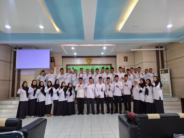 Staf MAN 2 Tebo Ikuti Sosialisasi Pemutakhiran Data Kepegawaian di Kantor KEMENAG Tebo Staf MAN 2 Tebo Ikuti Sosialisasi Pemutakhiran Data Kepegawaian di Kantor KEMENAG Tebo