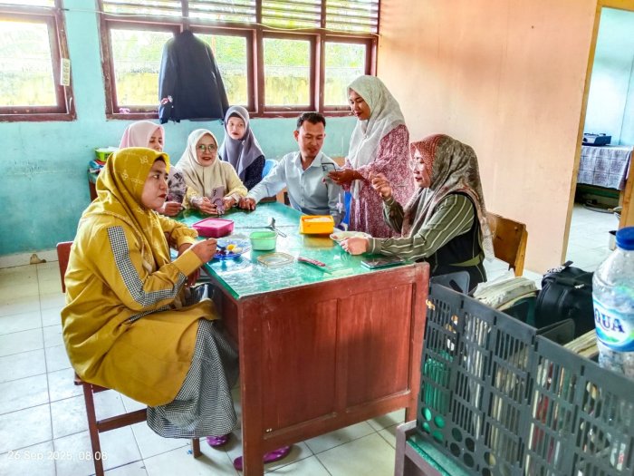 Sarapan Bersama Eratkan Hubungan Antar Guru Dan Tenaga Pendidikan