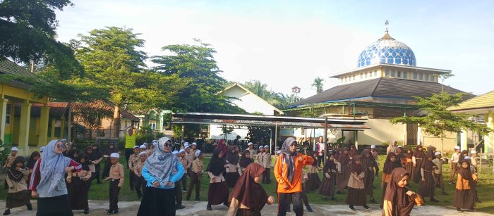 MIN 1 Muaro Jambi Rabu 15 -10 - 2025 Siswa Siswi MelaksanakanSenam Pagi Bersama MIN 1 Muaro Jambi Rabu 15 -10 - 2025 Siswa Siswi MelaksanakanSenam Pagi Bersama