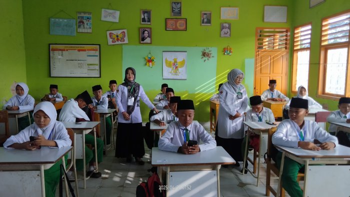MIN 3 Tebo Gelar Ujian Semester Berbasis Online untuk Kelas 6, Tingkatkan Pemanfaatan TIK dalam Pendidikan Madrasah MIN 3 Tebo Gelar Ujian Semester Berbasis Online untuk Kelas 6, Tingkatkan Pemanfaatan TIK dalam Pendidikan Madrasah