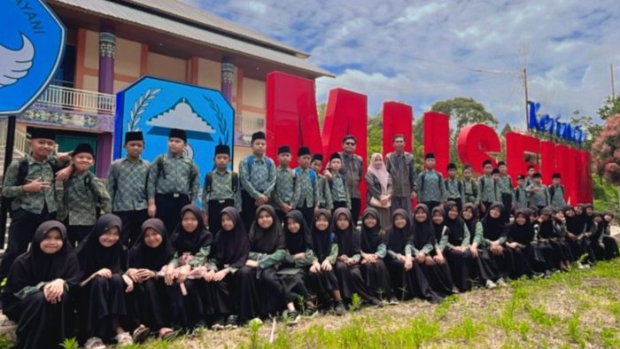 Eksplorasi Sejarah Perdana Siswa siswi Kelas 5 MIN 3 Kerinci Belajar Langsung di Museum Kerinci Eksplorasi Sejarah Perdana Siswa siswi Kelas 5 MIN 3 Kerinci Belajar Langsung di Museum Kerinci