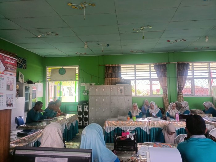 Persiapkan Evaluasi Akhir, Kepala MIN 3 Kerinci Pimpin Rapat Pembahasan Ujian dan TKA Persiapkan Evaluasi Akhir, Kepala MIN 3 Kerinci Pimpin Rapat Pembahasan Ujian dan TKA