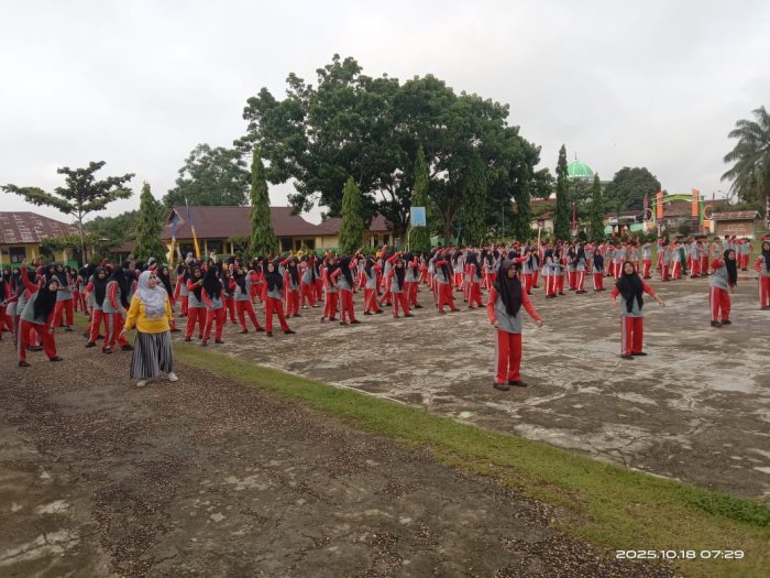 Sabtu Sehat Ceria di MAN 2 Tebo: Senam Pagi Tingkatkan Kebugaran dan Semangat Belajar Sabtu Sehat Ceria di MAN 2 Tebo: Senam Pagi Tingkatkan Kebugaran dan Semangat Belajar