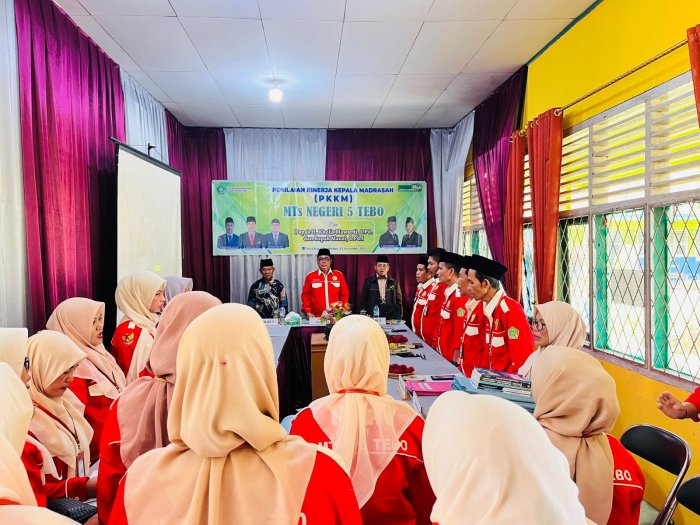 Kepala MTsN 5 Tebo Jalani Penilaian Kinerja Kepala Madrasah (PKKM) Dua Tahun Kepala MTsN 5 Tebo Jalani Penilaian Kinerja Kepala Madrasah (PKKM) Dua Tahun