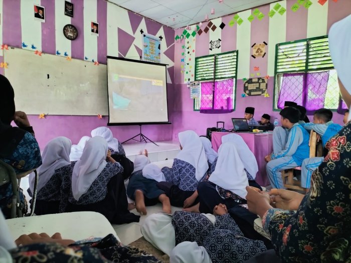 MTsN 5 Tebo Gelar Upacara Hari Kesaktian Pancasila dan Nonton Bareng Film G30S/PKI MTsN 5 Tebo Gelar Upacara Hari Kesaktian Pancasila dan Nonton Bareng Film G30S/PKI