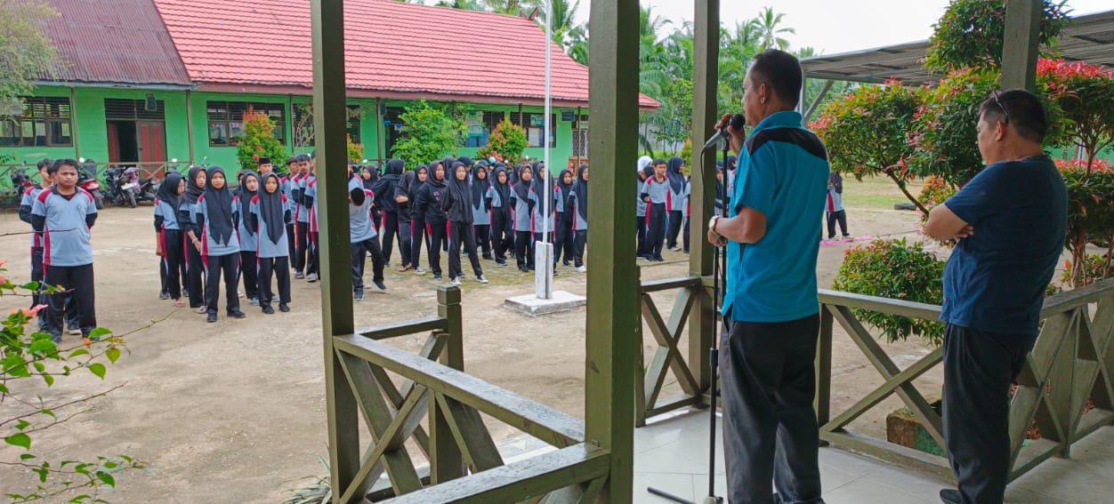 LOMBA MEMPERINGATI HARI GURU LOMBA MEMPERINGATI HARI GURU