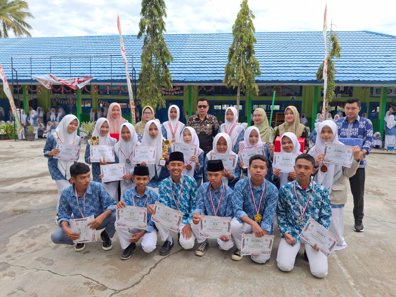 MAN 1 Kerinci Gelar Pembagian Penghargaan Lomba Peringatan HUT RI ke-80