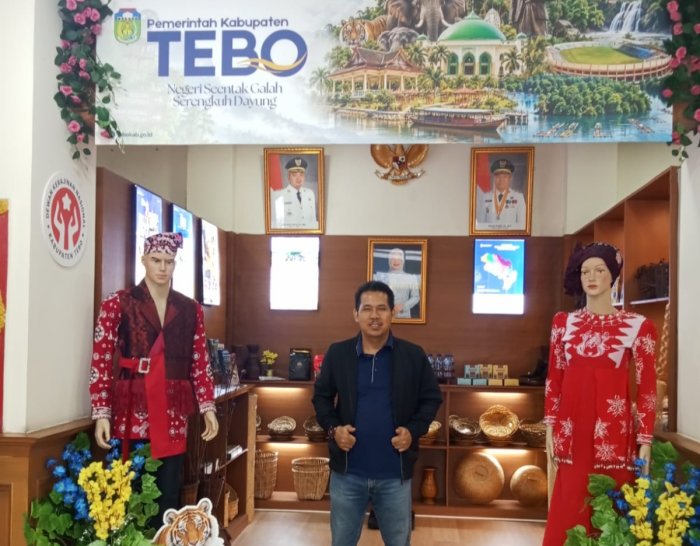 Karya Guru MTsN 1 Tebo MANTAP Tembus Taman Mini Indonesia Indah, Batik Desain Guru Pajang di Anjungan Jambi*