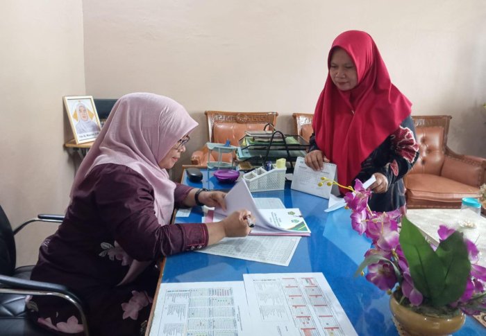 Kepala MAN 2 Bungo Lakukan Supervisi kepada Guru Ibu Binti Mastianah, S.Ag Kepala MAN 2 Bungo Lakukan Supervisi kepada Guru Ibu Binti Mastianah, S.Ag