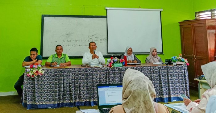 Kepala MTsN 1 Bungo Sampaikan Apresiasi untuk PLH dan Bagikan Pengalaman dari Bimtek KBC Kepala MTsN 1 Bungo Sampaikan Apresiasi untuk PLH dan Bagikan Pengalaman dari Bimtek KBC
