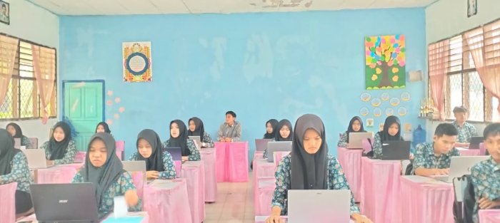 Gladi TKA Hari Ketiga Sesi 1 di MAN 2 Bungo Berjalan Lancar, Kepala Madrasah Apresiasi Kesiapan Panitia, Proktor, dan Teknisi Gladi TKA Hari Ketiga Sesi 1 di MAN 2 Bungo Berjalan Lancar, Kepala Madrasah Apresiasi Kesiapan Panitia, Proktor, dan Teknisi
