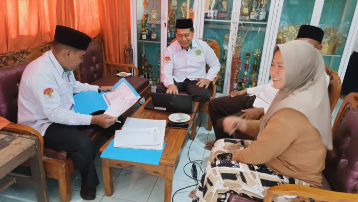 Panitia PMBM MIN 4 Tebo Mulai Layani Pendaftar Langsung Panitia PMBM MIN 4 Tebo Mulai Layani Pendaftar Langsung
