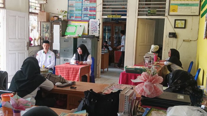 Ibu Murtianis, S.Pd. Laksanakan Pembinaan Guru dan Staf di MIN 1 Muaro Jambi Ibu Murtianis, S.Pd. Laksanakan Pembinaan Guru dan Staf di MIN 1 Muaro Jambi