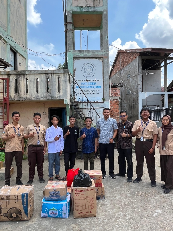 Bakti Sosial MAN 2 Kota Jambi: Pengurus OSIM Salurkan Donasi ke Panti Asuhan dan Pondok Pesantren Bakti Sosial MAN 2 Kota Jambi: Pengurus OSIM Salurkan Donasi ke Panti Asuhan dan Pondok Pesantren