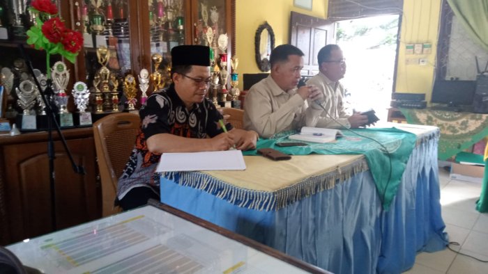 Madrasah Bahas dan Terima Laporan Kegiatan dalam Rapat Resmi